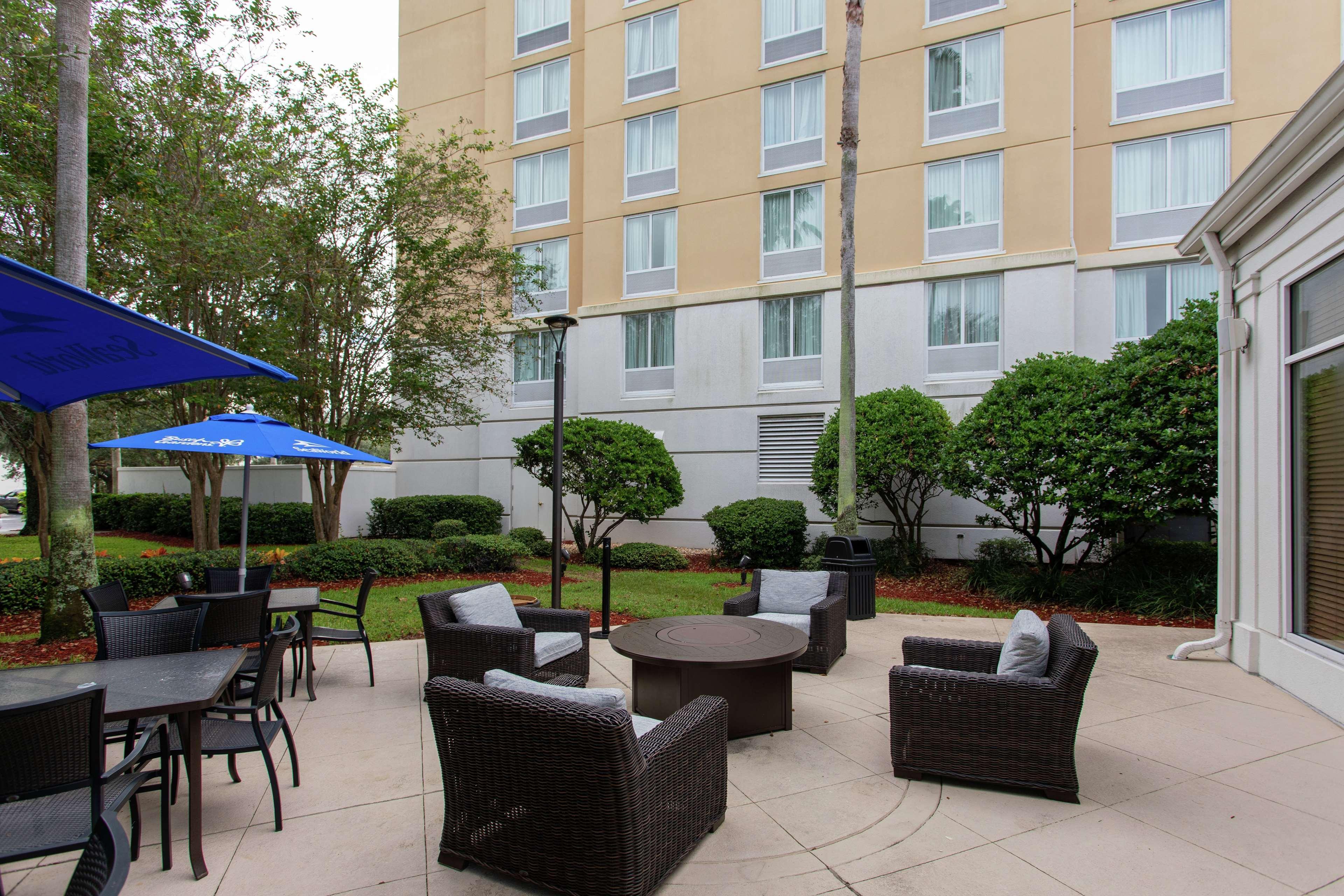 Hilton Garden Inn Orlando At Seaworld Williamsburg Exterior photo